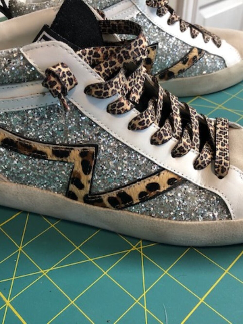 Giani Bini Glitter Leopard Sneakers Women's 7.5 Dillard's Lace Up Fashion Shoes